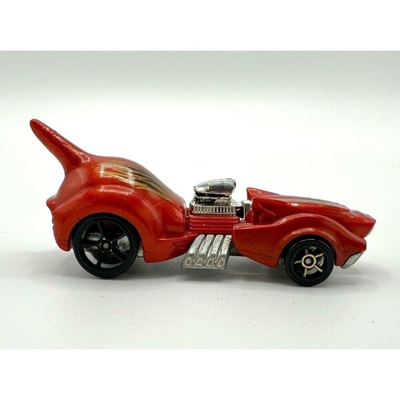 2016 HOT WHEELS PURRFECT SPEED RED 1:64 DIECAST 3 1/4" CAT CAR W/ GOLD FLAMES - Picture 2 of 6